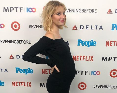 Supergirl's Actress, Yael Grobglas Gave Birth To Her First Child, Daughter Arielle